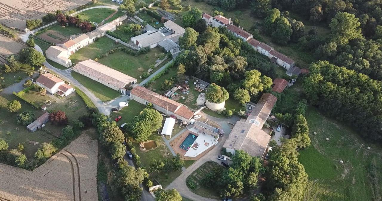 Gite De St Hilaire Soubise Exterior foto